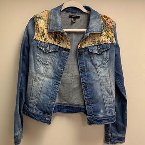 🎉FOREVER 21 Denim/floral jacket
